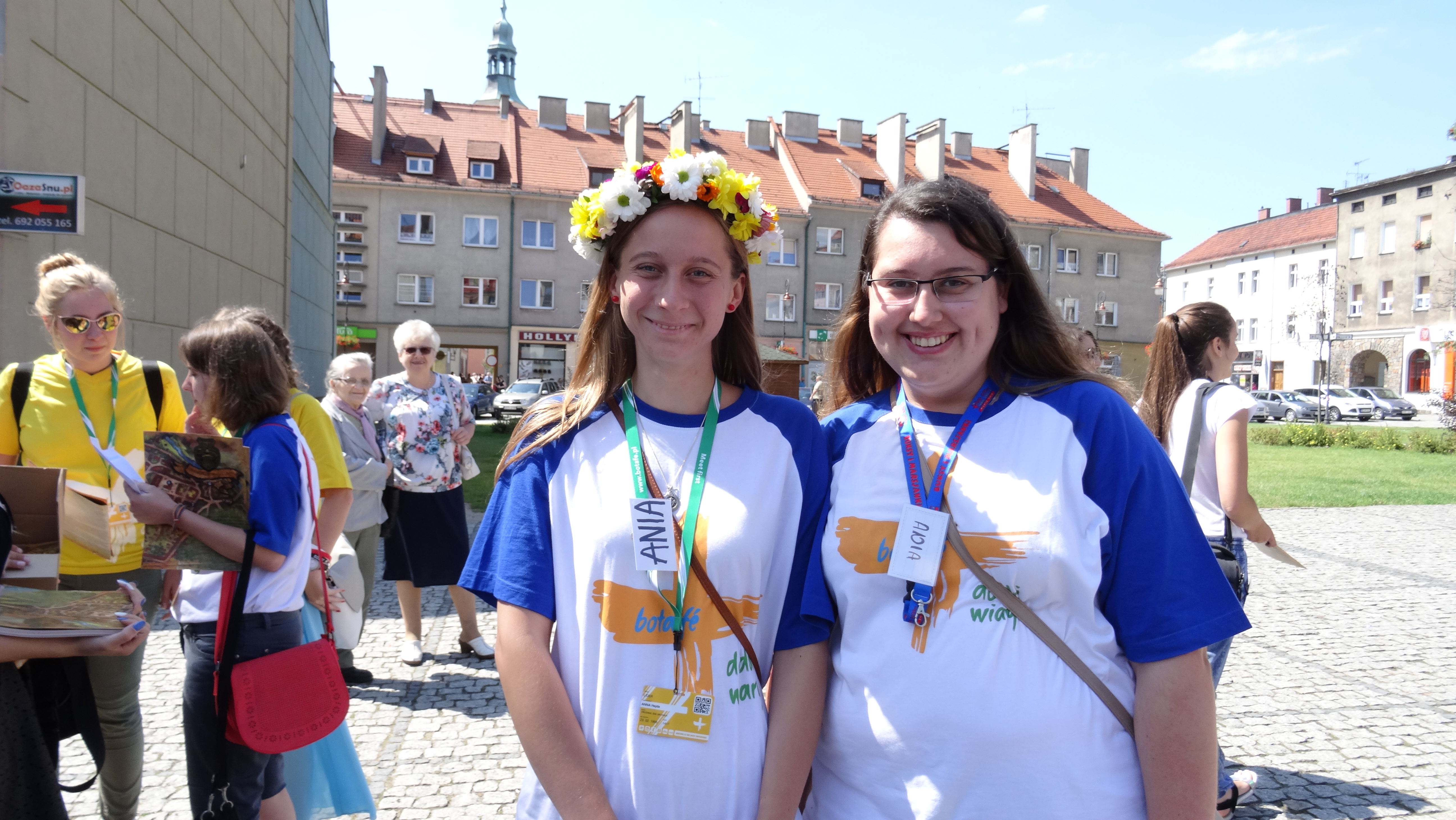 Poolse jongeren organiseren een spel door de stad voor de WJD-ers.
